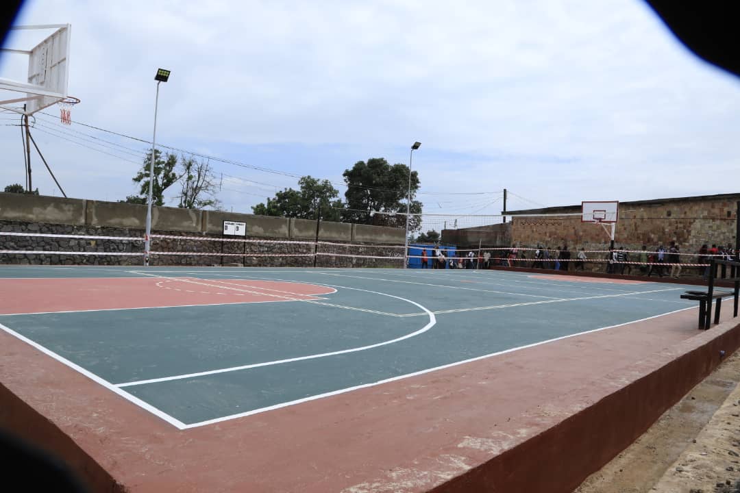 Nouveau terrain de basket-ball et volley-ball à Kolwezi